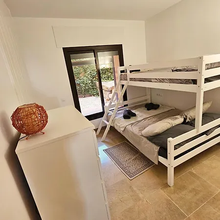 Duquesa 2 Bed Sleeps 6 Overlooking Pool With Magnificent Sea Views Manilva