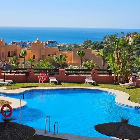 Duquesa 2 Bed Sleeps 6 Overlooking Pool With Magnificent Sea Views Apartment Manilva