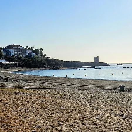 Duquesa 2 Bed Sleeps 6 Overlooking Pool With Magnificent Sea Views Manilva
