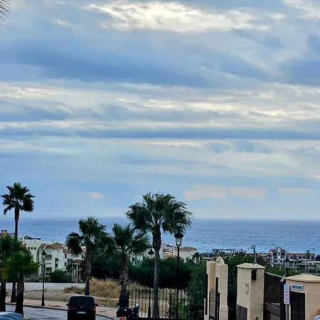 Duquesa 2 Bed Sleeps 6 Overlooking Pool With Magnificent Sea Views Apartment Manilva